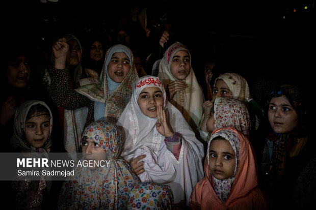 اجتماع دختران کشور دوست