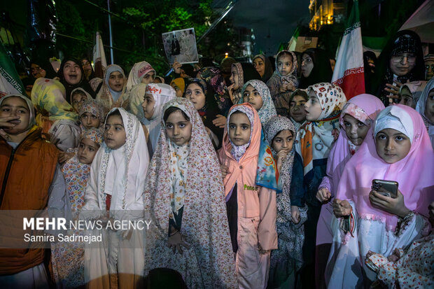 اجتماع دختران کشور دوست