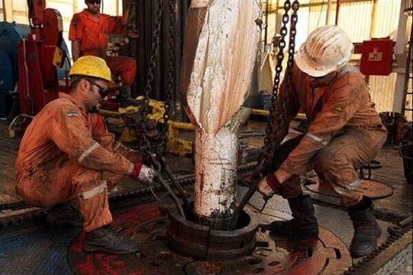 جهاد در خط مقدم اقتصاد؛ روایت تلاش نیروهای صنعت نفت جهاد در خط مقدم اقتصاد؛ روایت تلاش نیروهای صنعت نفت