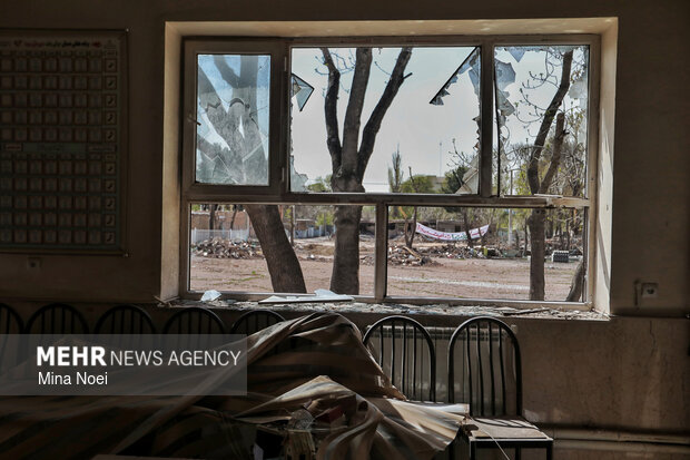 آثار تجاوزات هوایی آمریکایی - صهیونی در دبستان بعثت تبریز