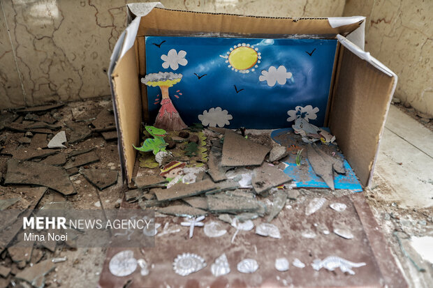 آثار تجاوزات هوایی آمریکایی - صهیونی در دبستان بعثت تبریز