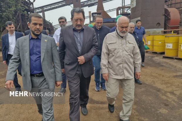 وزیر صمت از ۲ شرکت فولادی در اهواز دیدن کرد