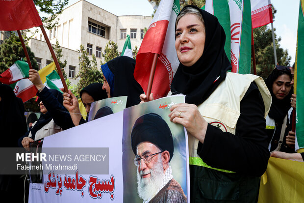 مراسم بزرگداشت رهبر شهید در دانشگاه علوم پزشکی ایران