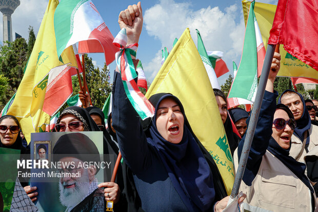 مراسم بزرگداشت رهبر شهید در دانشگاه علوم پزشکی ایران