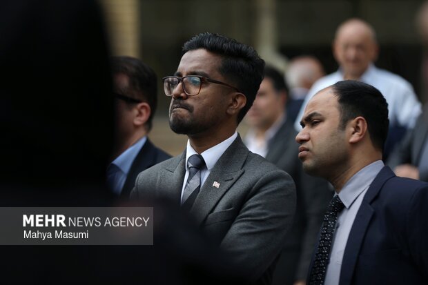 بازدید سفرای کشورهای خارجی از جنایات آمریکایی - صهیونیستی در تهران