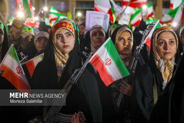 دختران جان فدای ایران در شهرکرد