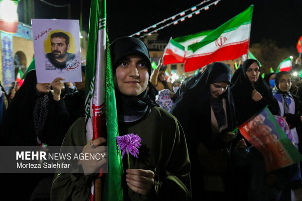 دختران جان فدای ایران در شهرکرد