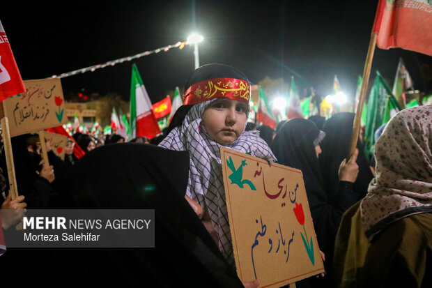 دختران جان فدای ایران در شهرکرد