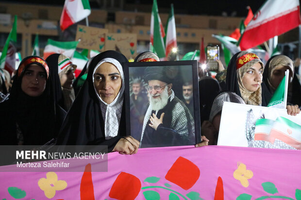 دختران جان فدای ایران در شهرکرد