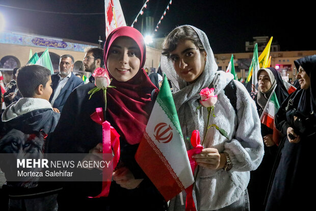 دختران جان فدای ایران در شهرکرد