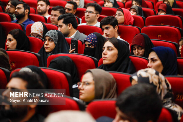 آیین اختتامیه هنر انقلاب اسلامی خوزستان