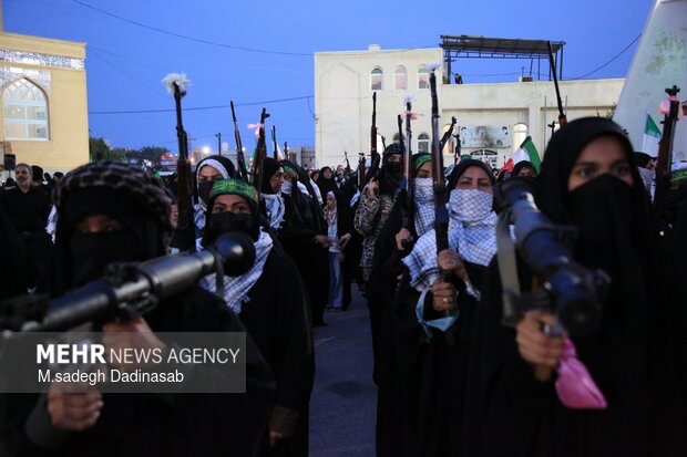 اجتماع دختران جان فدای ایران در جزیره قشم