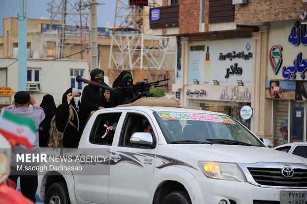 اجتماع دختران جان فدای ایران در جزیره قشم