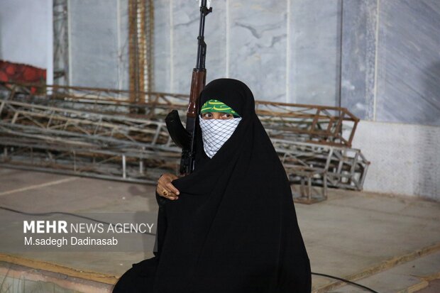 اجتماع دختران جان فدای ایران در جزیره قشم