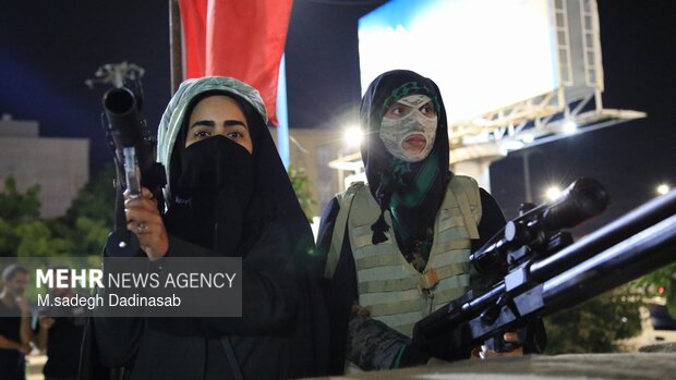 اجتماع دختران جان فدای ایران در جزیره قشم