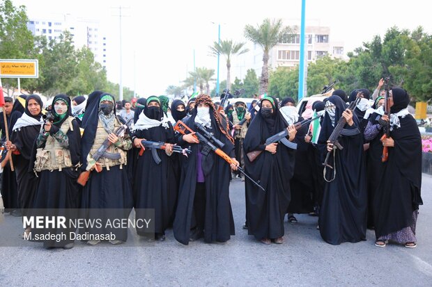 اجتماع دختران جان فدای ایران در جزیره قشم