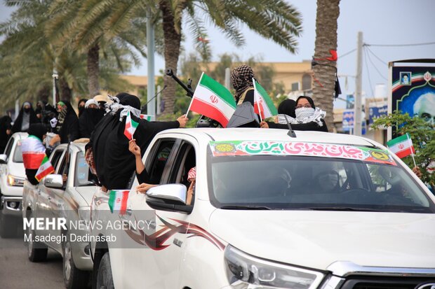 اجتماع دختران جان فدای ایران در جزیره قشم
