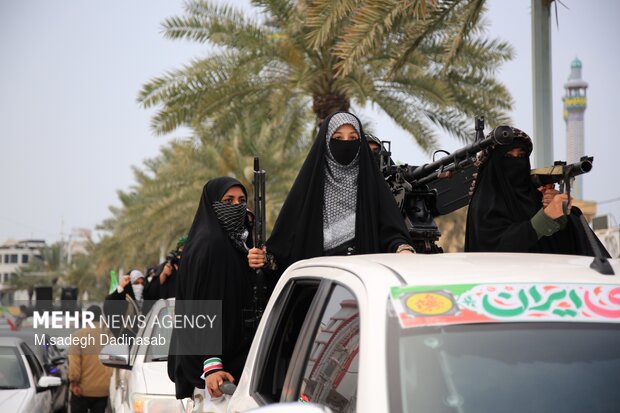 اجتماع دختران جان فدای ایران در جزیره قشم
