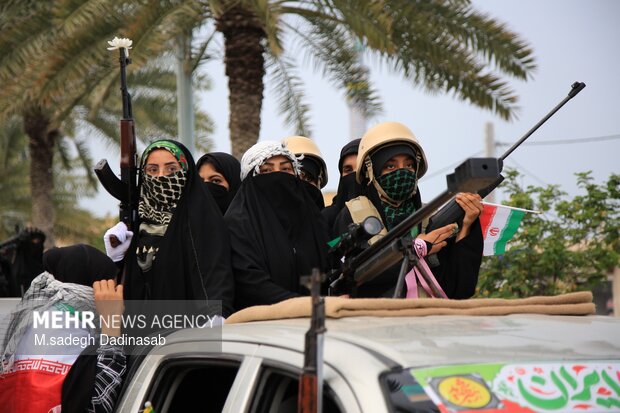 اجتماع دختران جان فدای ایران در جزیره قشم