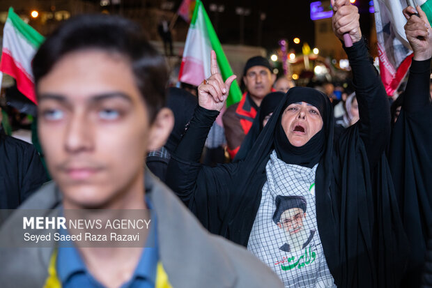 اجتماع حمایت از رزمندگان در مقابله با دشمن آمریکایی - صهیونی