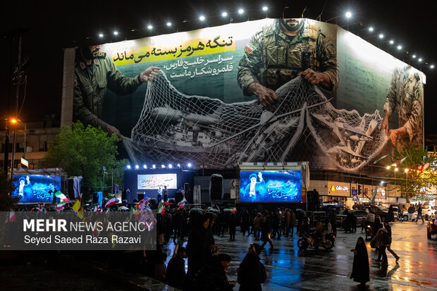 اجتماع حمایت از رزمندگان در مقابله با دشمن آمریکایی - صهیونی