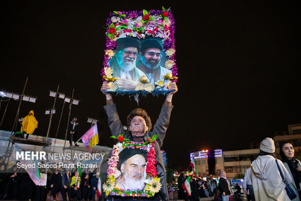 اجتماع حمایت از رزمندگان در مقابله با دشمن آمریکایی - صهیونی