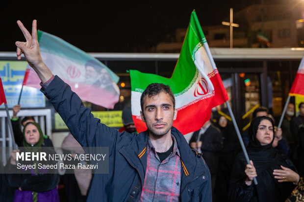 اجتماع حمایت از رزمندگان در مقابله با دشمن آمریکایی - صهیونی