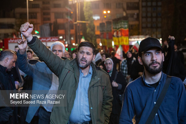 People in Tehran condemns US-Israeli aggression, back Leader
