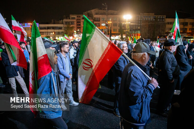 People in Tehran condemns US-Israeli aggression, back Leader
