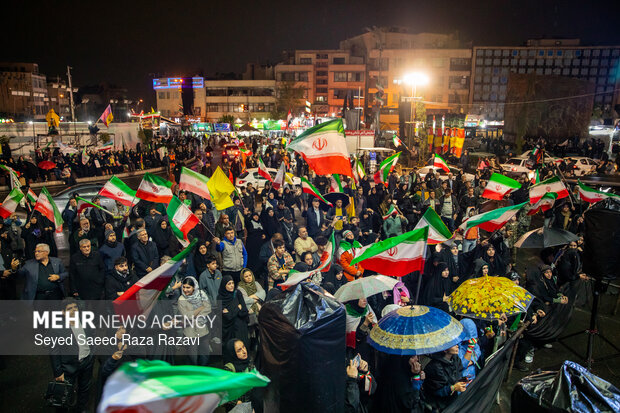 People in Tehran condemns US-Israeli aggression, back Leader
