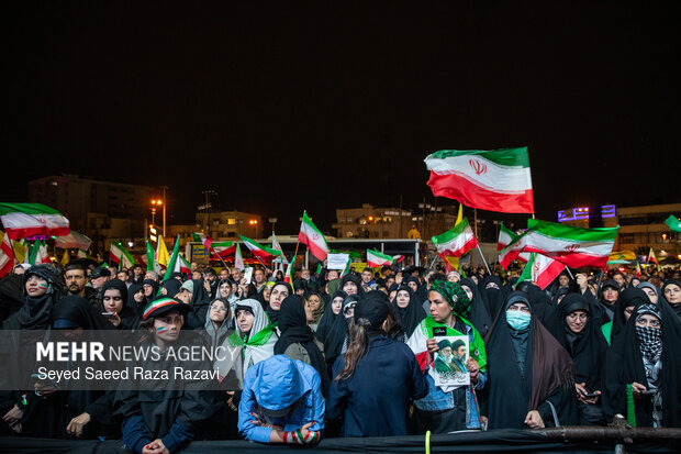 People in Tehran condemns US-Israeli aggression, back Leader
