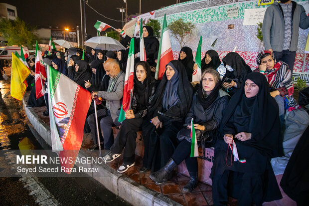 People in Tehran condemns US-Israeli aggression, back Leader
