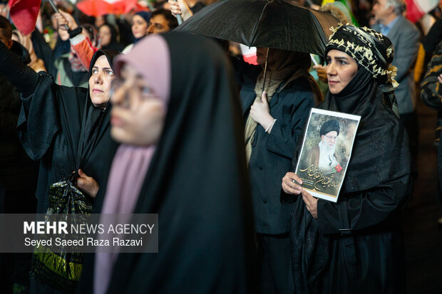 People in Tehran condemns US-Israeli aggression, back Leader
