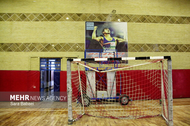 لبخند قهرمان بر دیوارِ ترکش‌خورده؛ اینجا پایانِ رویای بچه‌ها نیست