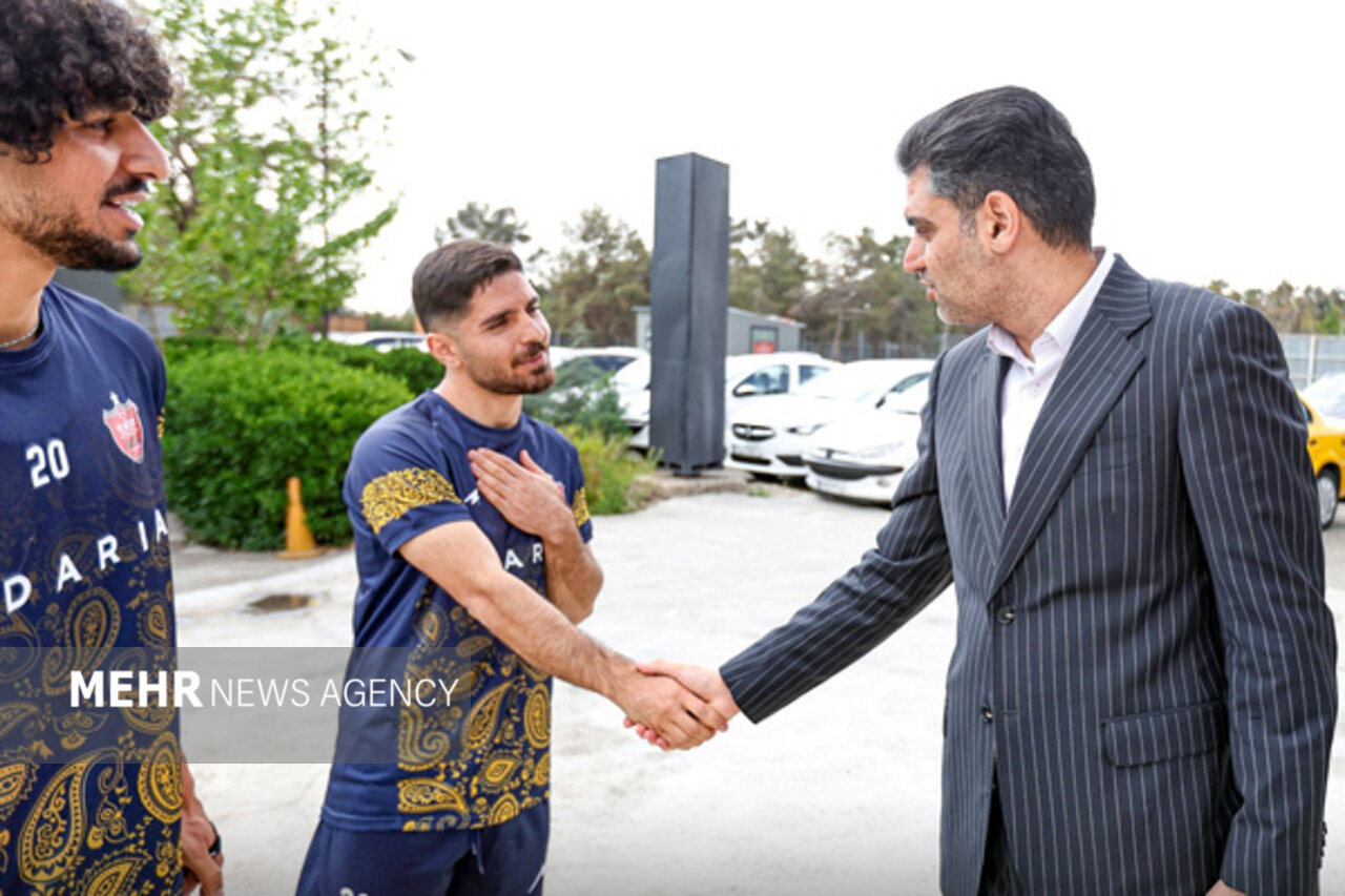 حدادي،سرخ،پرسپوليس،تيم،بازيكنان،شكست،چادرملو،ميلاد