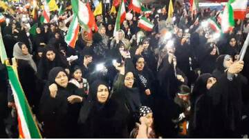 اجتماع باشکوه شبانه مردم سلماس در حمایت از وطن