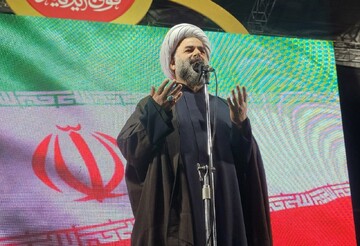 حجت الاسلام عاشوری: مردم ایران پای آرمان‌های انقلاب ایستاده‌اند