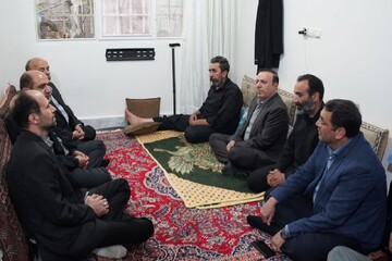 دیدار استاندار قزوین با خانواده شهیده کودک در نجف‌آباد قزوین