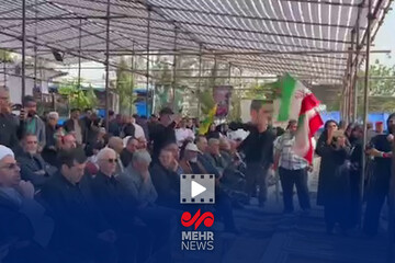 گزارش خبرنگار مهر از مراسم پاسداشت و تقدیر از خانواده شهدای جنگ رمضان