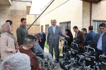 اهدای ویلچر برقی و جهیزیه به مددجویان ثلاث‌باباجانی