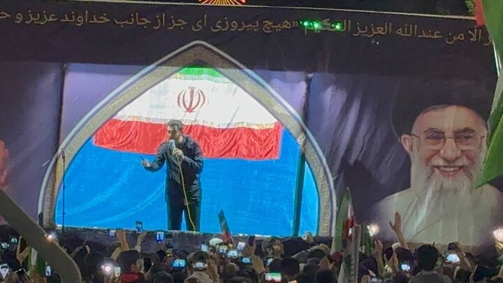 مردم قوچان هم صدا با مهدی رسولی؛ بزن که خوب میزنی