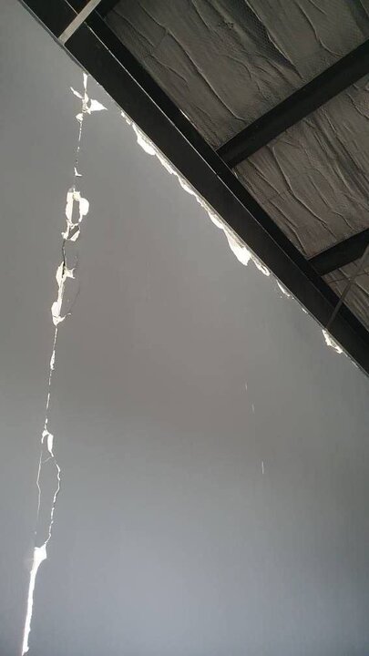 خسارت وارده به سالن ایرانیان وزنه‌برداری پس از بمباران + عکس