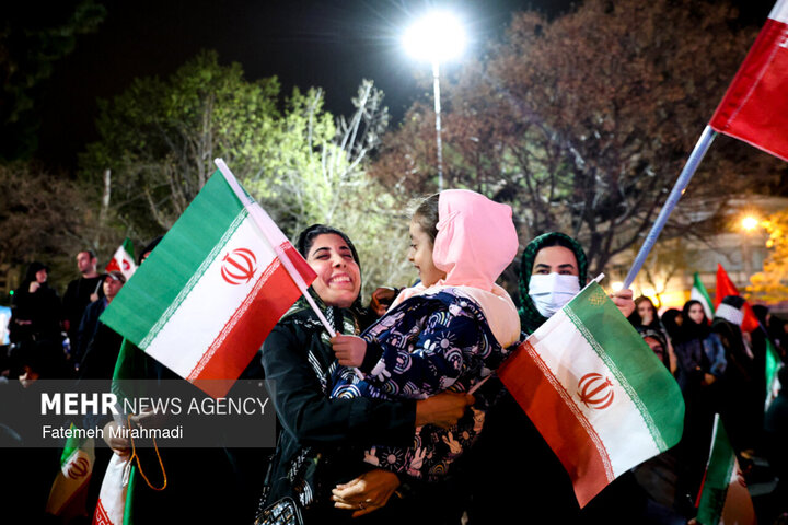 اجتماع حمایت از رزمندگان در مقابله با دشمن آمریکایی - صهیونی 