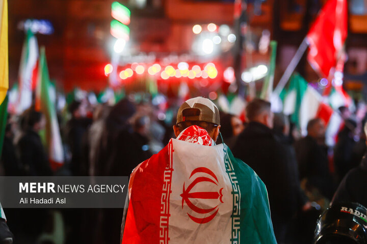 اجتماع حمایت از رزمندگان در مقابله با دشمن آمریکایی - صهیونی 