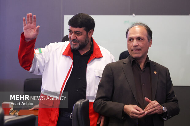 آیین تجلیل از کادر امداد و سلامت