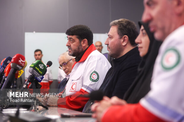 آیین تجلیل از کادر امداد و سلامت