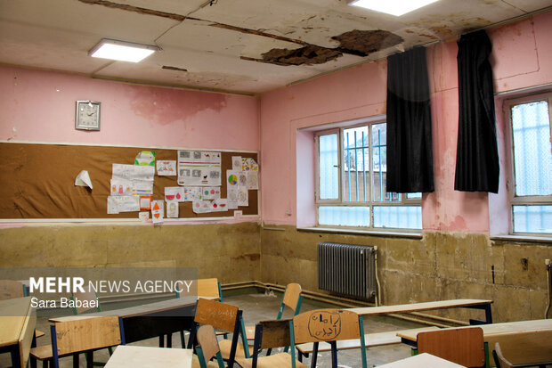 خسارات حمله آمریکایی-صهیونیستی به دبستان قدیمی «سمیه» روانسر