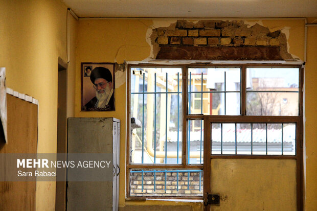 خسارات حمله آمریکایی-صهیونیستی به دبستان قدیمی «سمیه» روانسر