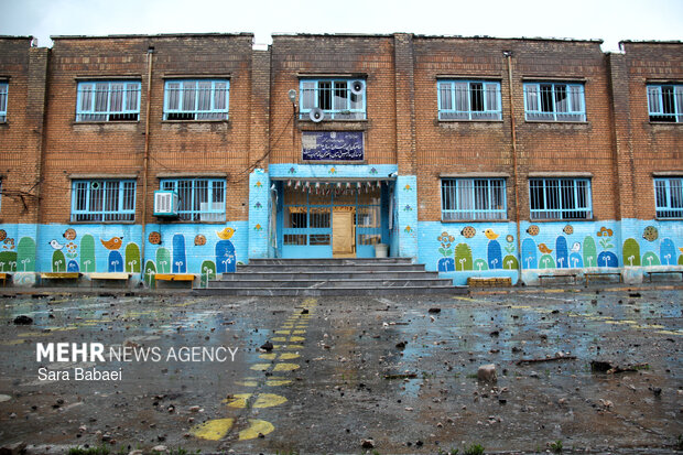 خسارات حمله آمریکایی-صهیونیستی به دبستان قدیمی «سمیه» روانسر