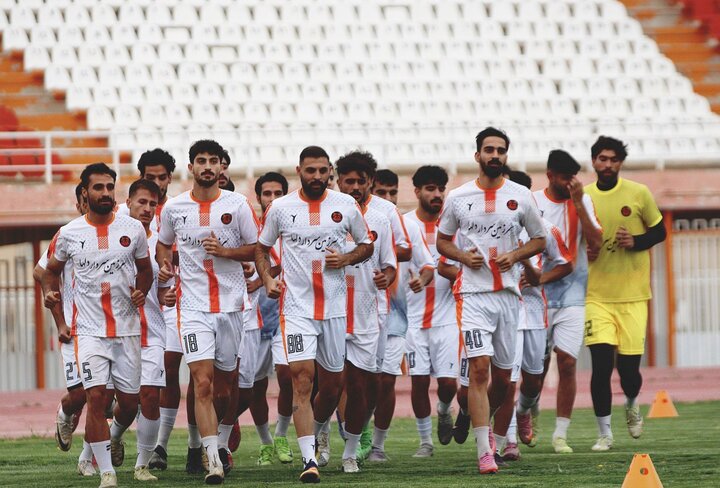شروع لیگ یک فوتبال ایران با دربی مسی های استان کرمان